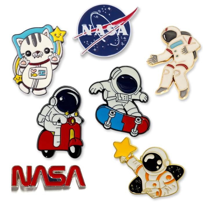 Scoop Pin Enamel Nasa 60775901