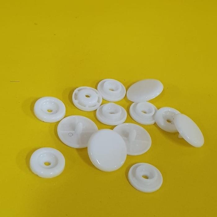 

Kancing jepret plastik 15 mm per 5 gross