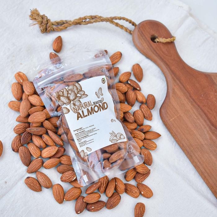 

IOI2 Natural Roasted Almond ( Kacang Almond Panggang Alami ) 100Gr