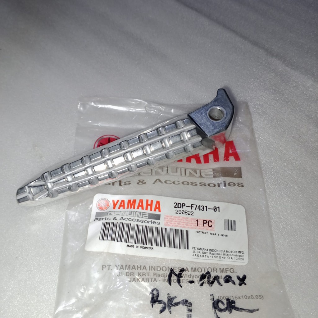YGP 2DPF74310100 KARET BARSTEP BELAKANG NMAX KIRI ORIGINAL