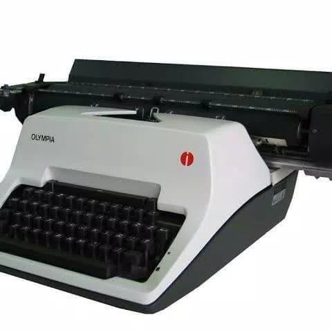 Olympia Sg 3 ~18" Inch ~ Size A3- Mesin Tik/Ketik Manual/Typewriter
