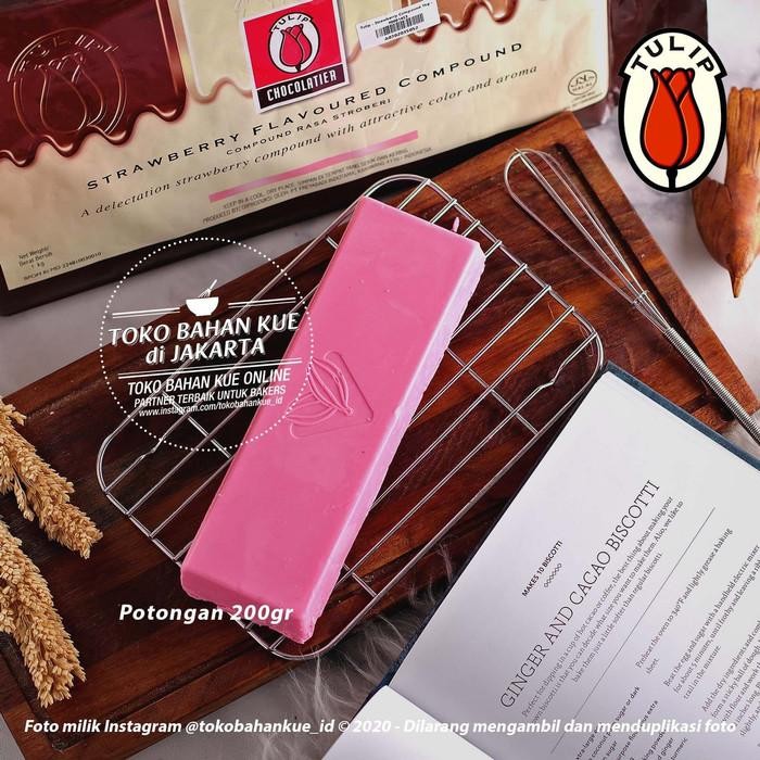 

Tulip Chocolate Strawberry Compound 200gr Stroberi Batang Coklat Pink