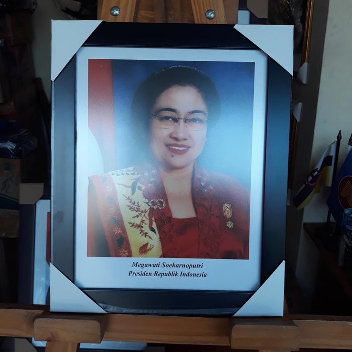 

SALE !!! FOTO MEGAWATI SOEKARNOPUTRI READYY