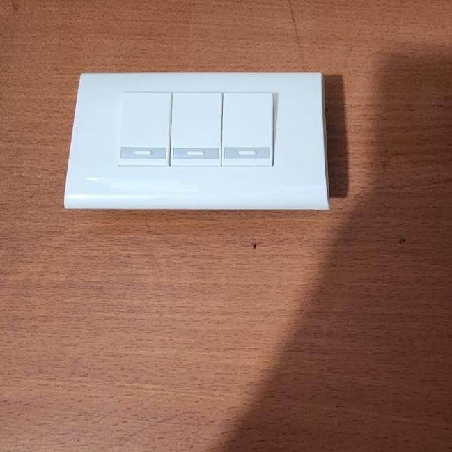 Saklar Triple Panasonic Wehj6803 W