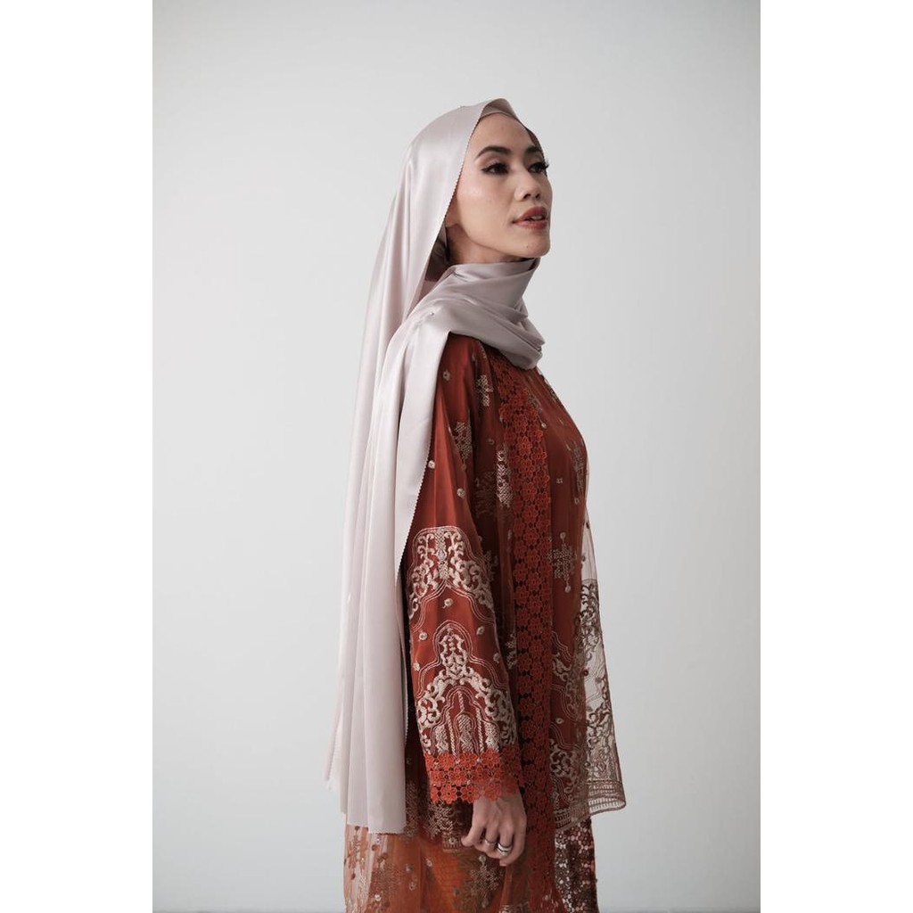 Mata - Kebaya Modern Merah Bata