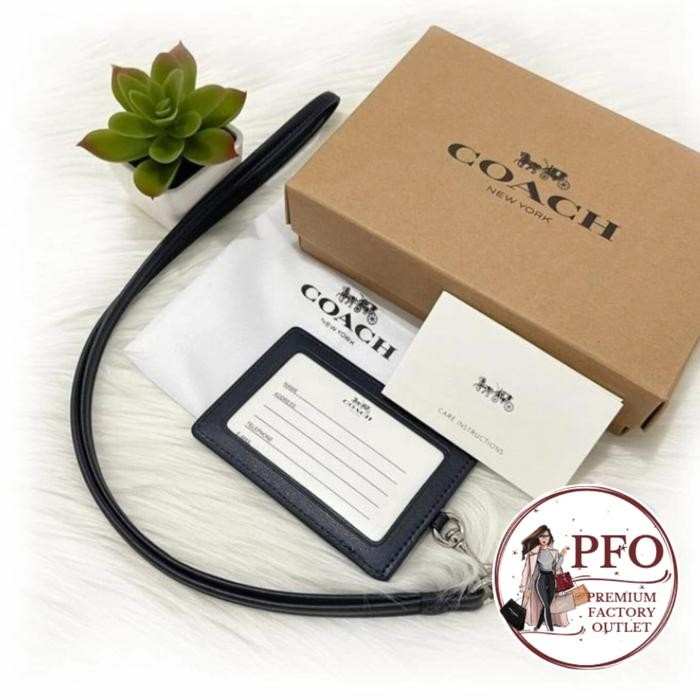 

Gantungan Lanyard Ch 91792 Rose Bouquet Print Midnight Navy