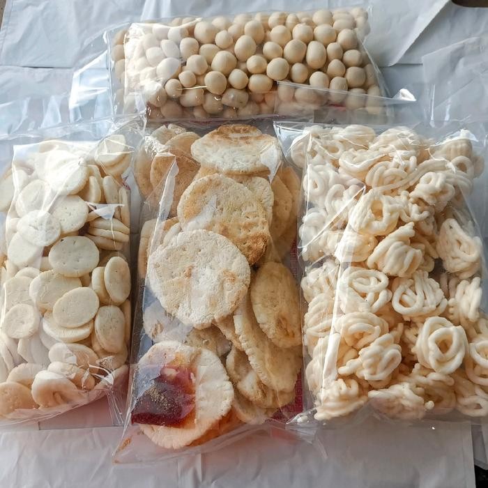 

Sale!! Paket K 4 Bungkus (1 Getas , 1 Mini , 1 Kemplang Panggang,1 Sanggul)250 Gram