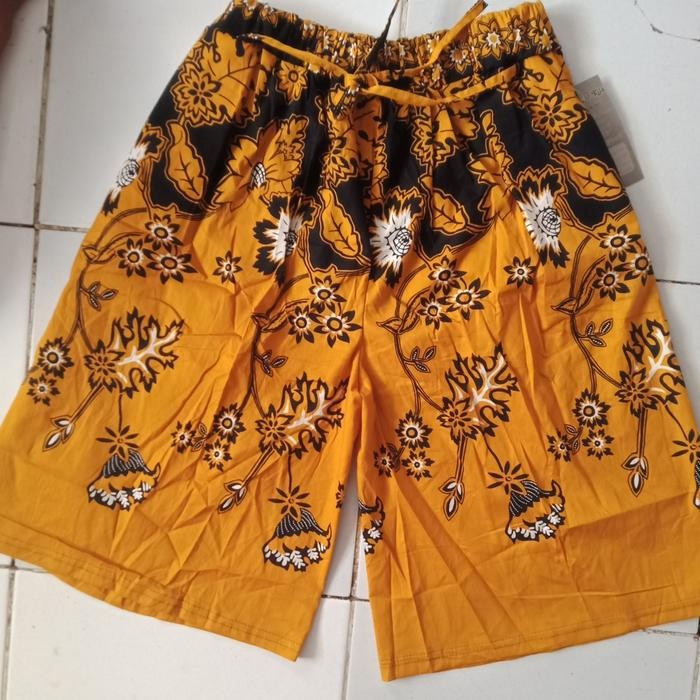 CELANA PENDEK WANITA/CELANA BATIK 3/4 WANITA/BATIK WANITA