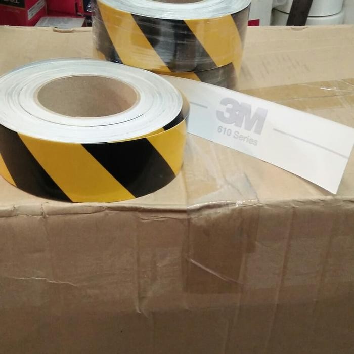 

3M Stiker Reflective Police Line-Sticker Kuning Hitam 2"X45 Mter