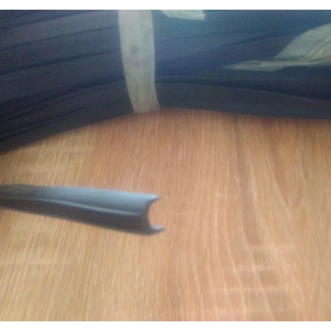 Karet C Hitam/Karet Kusen Pintu Aluminium
