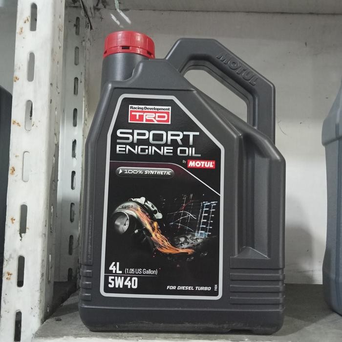 Oli mesin mobil Diesel Motul TRD sport Innova / Fortuner / Pajero