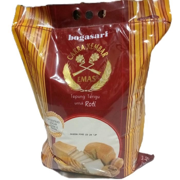 

Barang Terlaris Tepung Terigu Cakra Kembar Emas Roti Bogasari 5 kg Ready