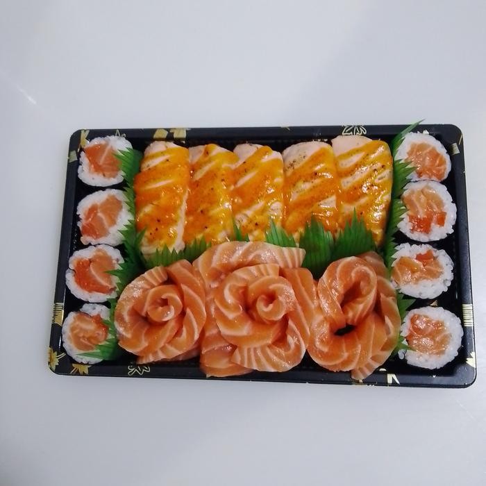 

Baru Sushi Salmon Mentai Aburi Maki & Sashimi Menu Jepang