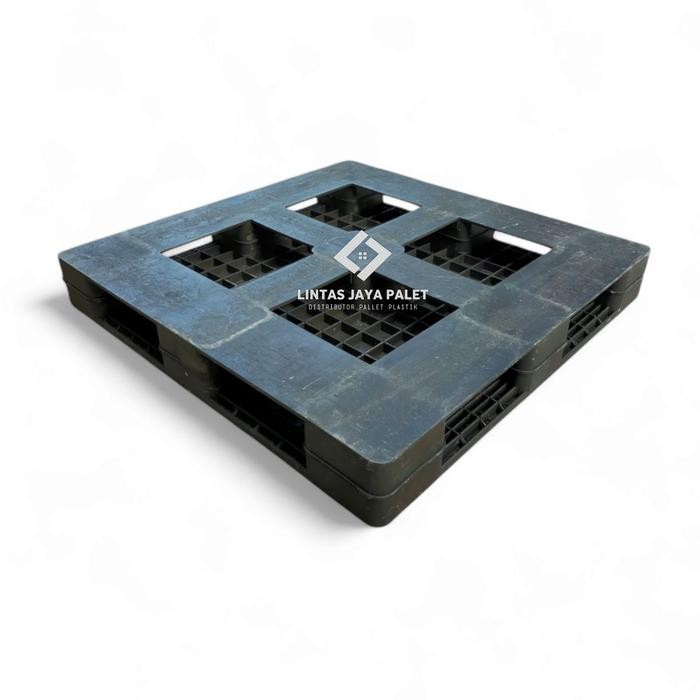 

Pallet Plastik Flat Ukuran 110X110X14 Cm Palet Plastik Rata Kapasitas 3 Ton