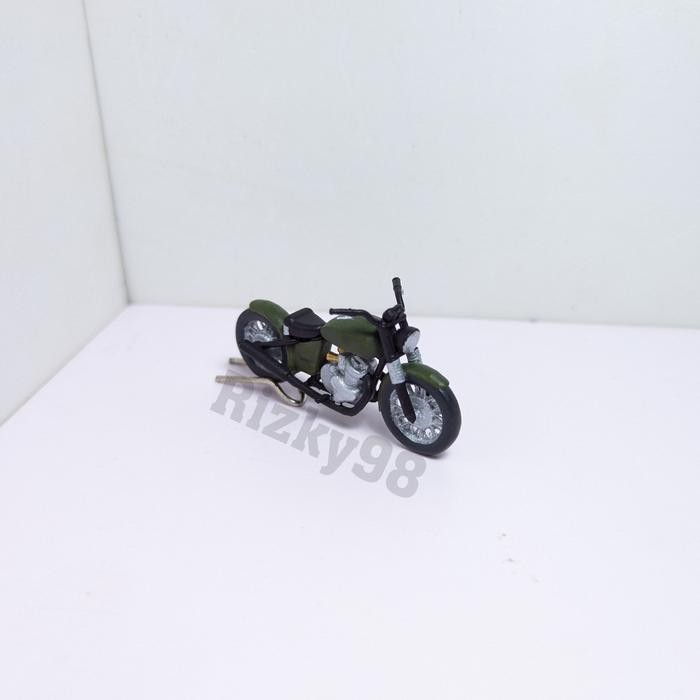 Miniatur Motor Custom Bobber Skala 1/64