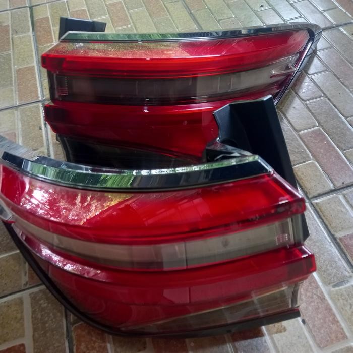 Stoplamp Toyota Fortuner Vrz 2021 - 2023 Bekas