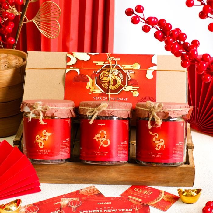 

Hampers Imlek / CNY Hampers - Cookies 3 Jar + FREE Greeting Card