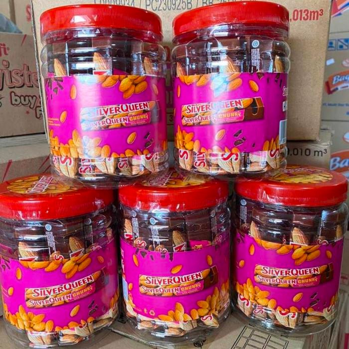 

silverqueen chungkybar toples isi 12pc