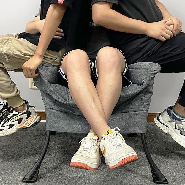 SOFA TUNGGAL KURSI SANTAI KURSI EMPUK KURSI RUANG TAMU KURSI MULTIFUNGSI