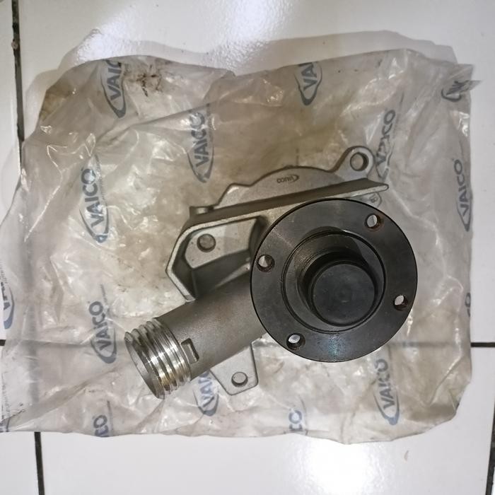 Waterpump Water Pump Pompa Radiator Bmw E34 E28 E 28 34 M20 520I Vaico