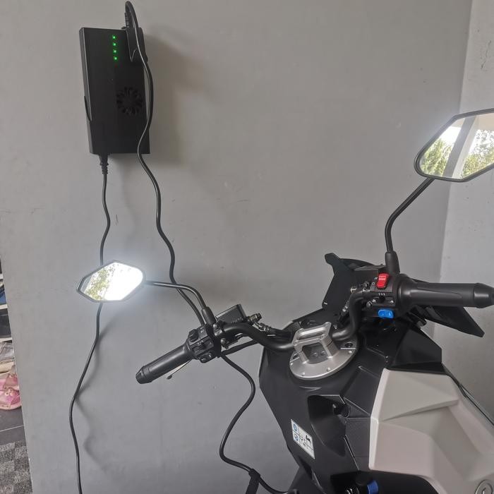 BRACKET HOLDER CHARGER MOTOR LISTRIK ALVA CERVO ATAU ALVA ONE