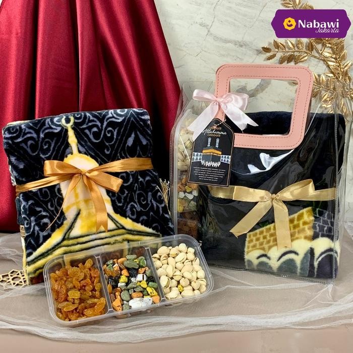 

Hampers Pvc Al Mahira Sajadah Paket Oleh Oleh Makanan Khas Arab Souvenir Haji Dan Umroh Premium