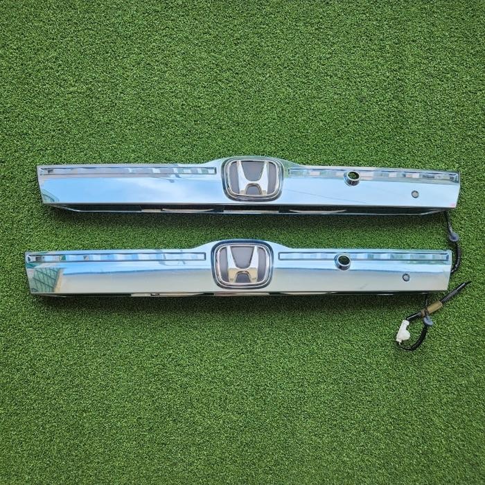 Trunk Lid Rear Garnish Pintu Bagasi Honda Fit Hybrid Jazz GE8 JDM Japan Original