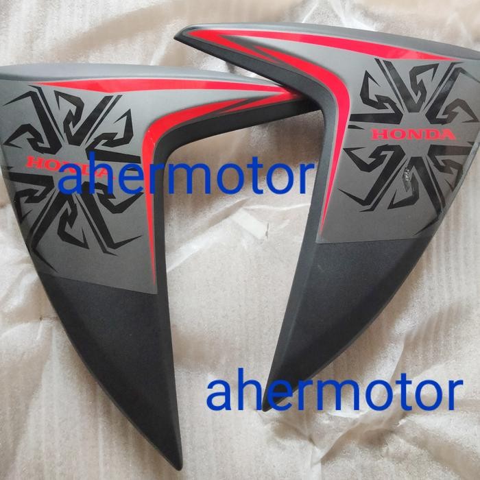 PREMIUM cover body depan samping tameng sayap vario 110 fi led hitam dop 2018