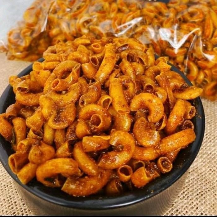 

laura.mart1 MAKARONI CIKRUH 1KG PEDAS DAUN JERUK CAMILAN SNACK ORIGINAL DAUN JERUK