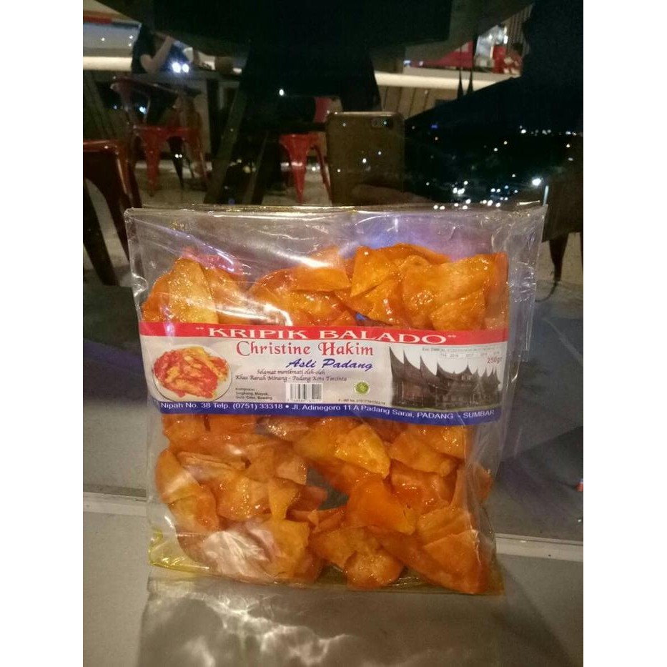 

Ready Keripik Balado Bulat Christine Hakim Padang