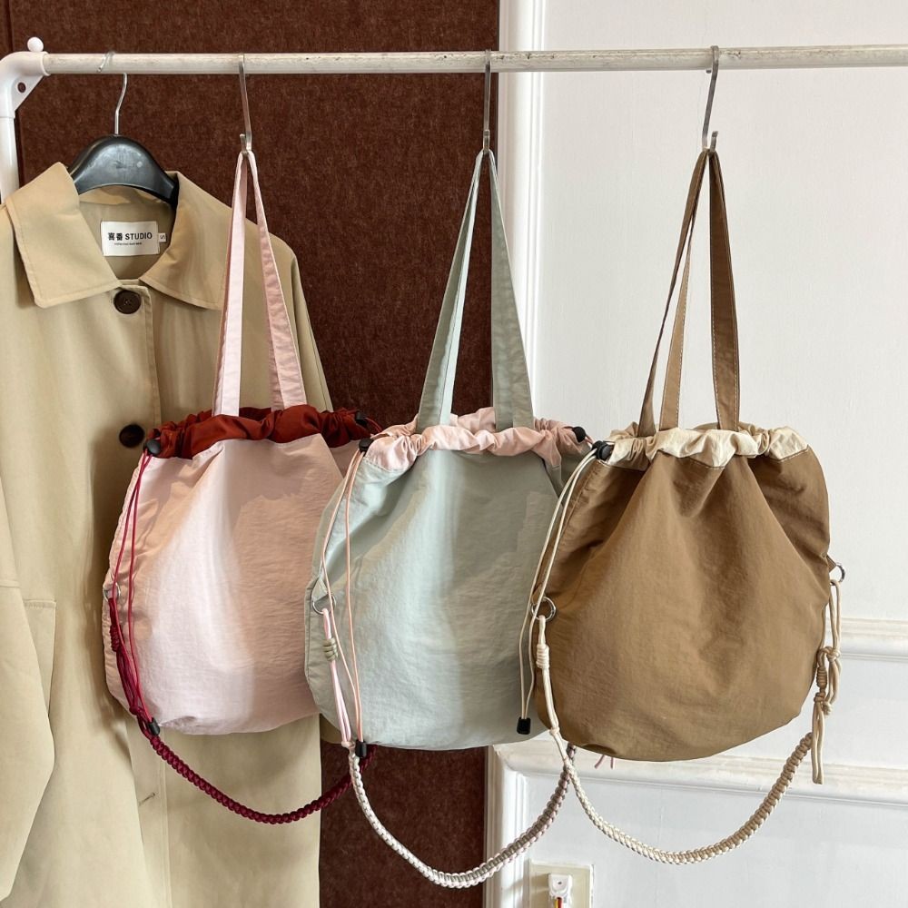 New Korean Style Drawstring Tote Bag Lightweight Waterproof Large Capacity Tote Bag Casual Nylon