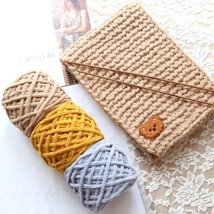 

Benang Rajut Chunky Chenille 8mm Import (100g)