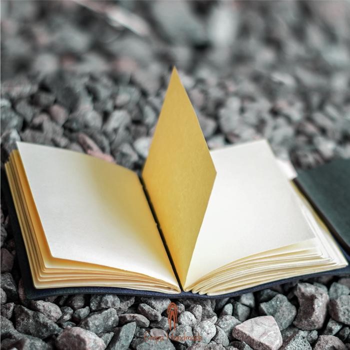 

JOURNAL BOOK / / BUKU CATATAN / NOTEBOOK / A5 KODE 1404