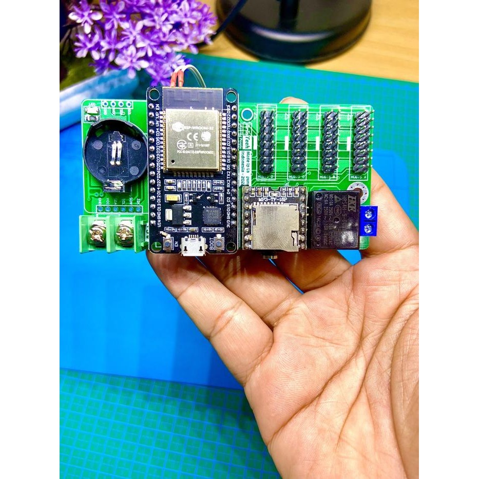 PCB JWS ESP32 HUB 75X4