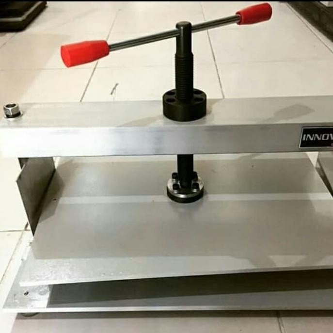 

Mesin Press Buku,Karton,MDF