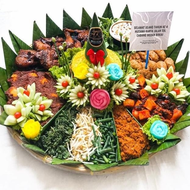 

Nasi Tumpeng / Nasi Kuning Tampah Medan