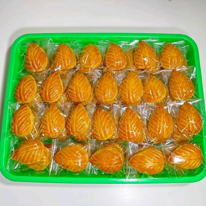 

Ger Dapur Mamasak Kue Nastar Daun Jumbo Wisman isi 5, 10, 15, 20 Khas Bangka Tanpa Bahan Pengawet /