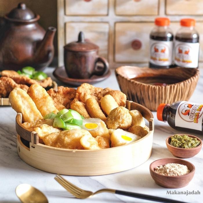 

Ger pempek set campur isi 10.frozen( 3 lenjer, 3 adaan, 2 telor, 2 kulit)