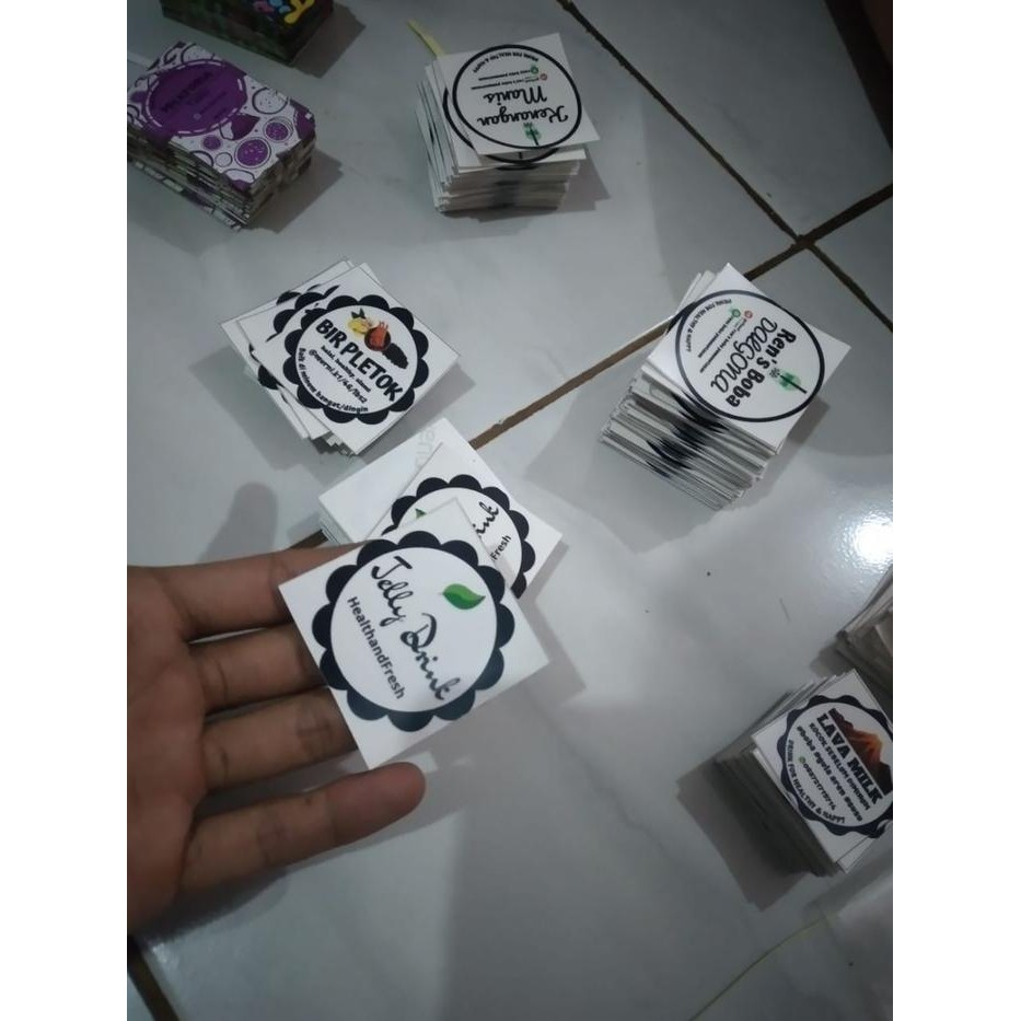 Stiker 100 Pcs Label Nama Kemasan Produk Makanan Kue Snack Cemilan Bisa Custom Sesuai Keinginan