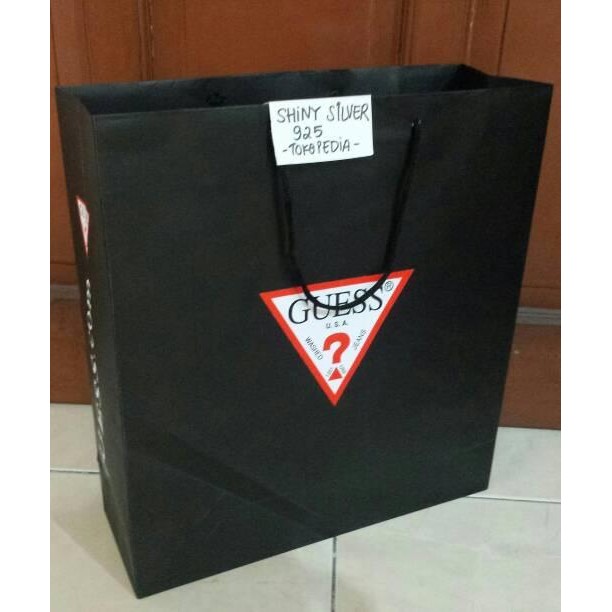 tas paperbag guess ori medium hitam