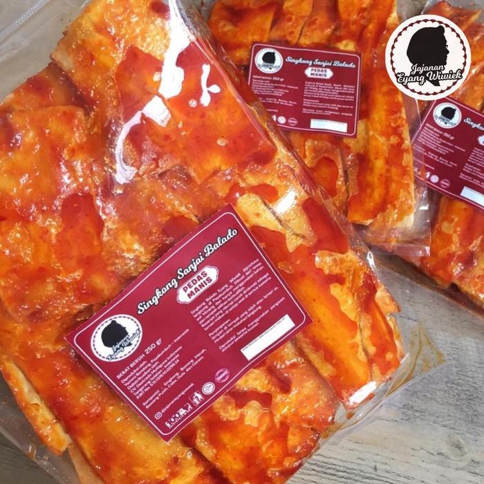 

Sedia Balado Singkong Sanjai Padang Merk Jajanan Eyang Wiwiek (berat: 250gr)