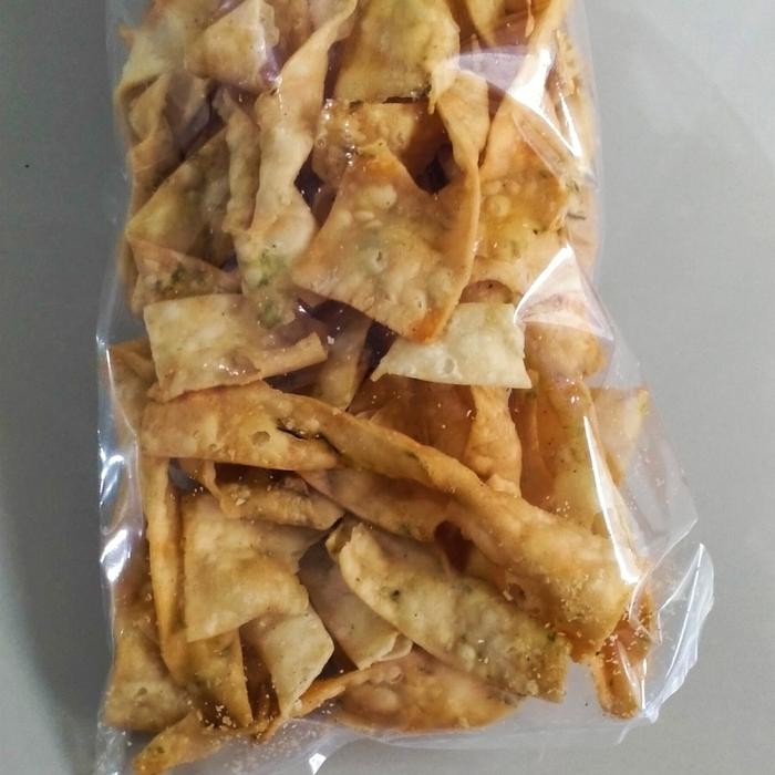 

Sedia Keripik cumi pangsit gurih buat ca ce atau lauk