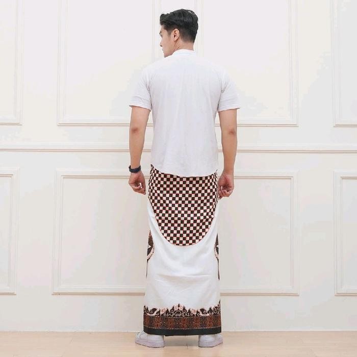 Sarung Batik Dewasa Kain Printing Motif Wayang Warna Coklat Polikatun Seragam Muslim Orinal By Dewan