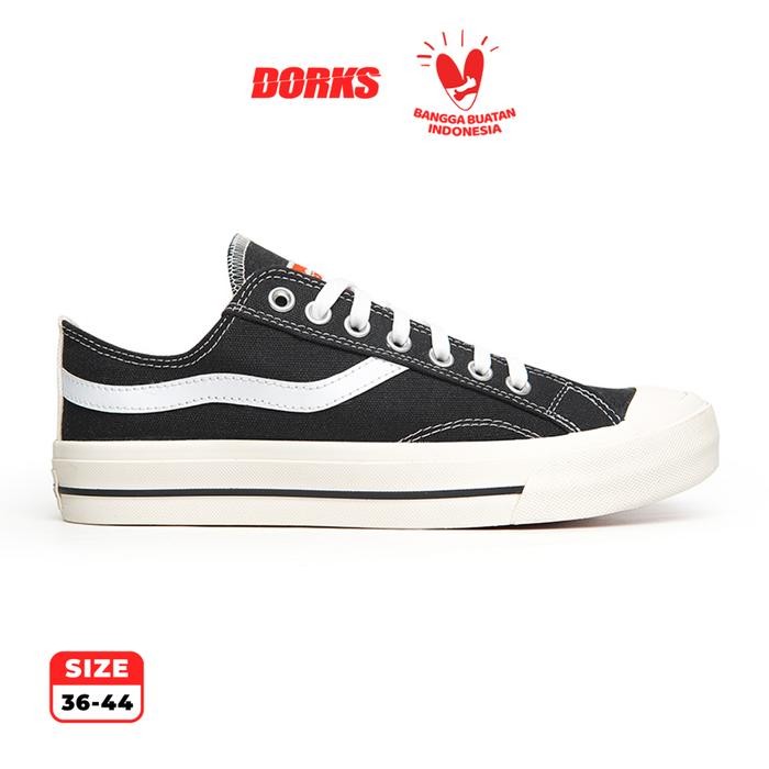 Sepatu Dorks - Cosplay Black White Sepatu Snekers Casual Shoes Sekolah Pria Wanita