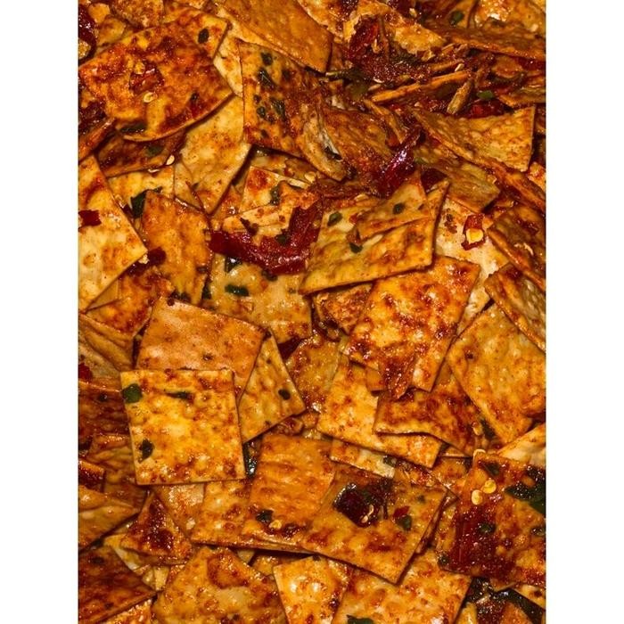 

New 250 gram Keripik Pangsit Sultan Asin Bawang Manis Pedas Food Snacks Ayam Kripik