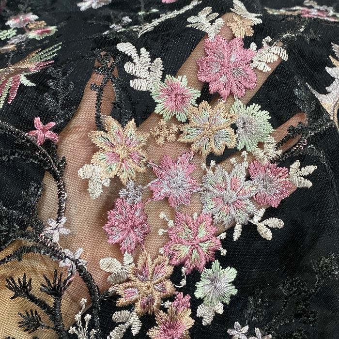 

TILE GARDEN ZEA KODE 0053 (MOTIF BUNGA & BURUNG, MULTICOLOR, LEBAR 1.3M) COCOK UNTUK KOMBINASI DRESS