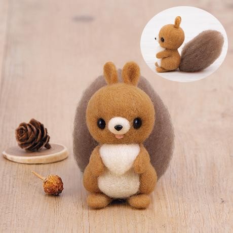 

DIY KIT NEEDLE FELTING WOOL CRAFT ACLAINE SQUIRREL 441-600 KODE 521
