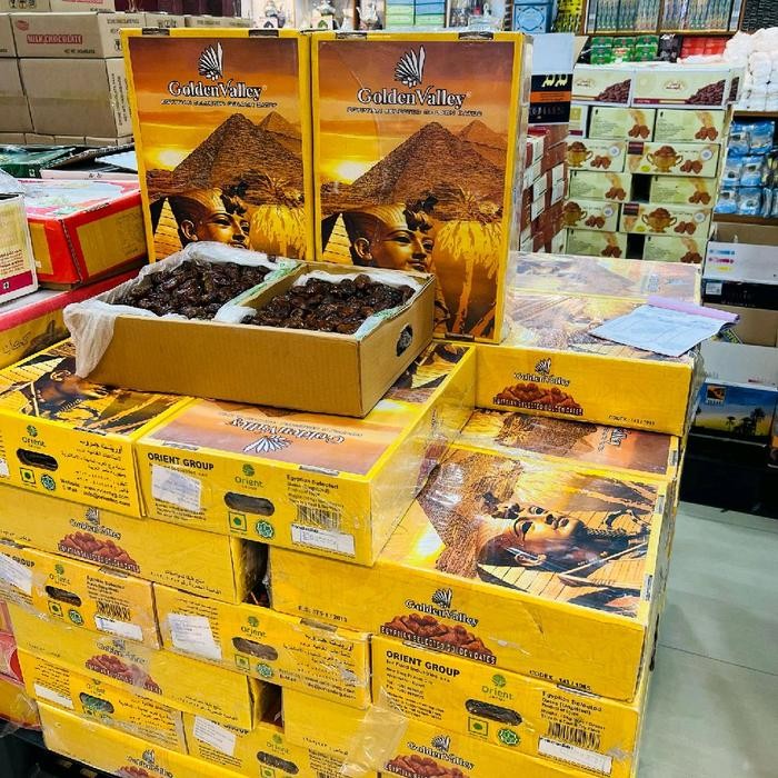 

Kurma Madu Mesir Golden Valley 1KG - Cemilan Basah - Manis, Kering, Food