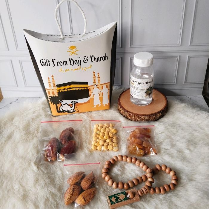 

Paket G Oleh - Oleh Haji dan Umroh Almond + tasbih kayu 33 (isi 25) Souvenir makanan Gift Food