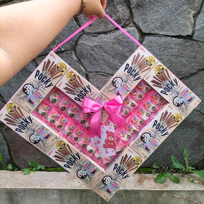 

Pocky bentuk Love // kado Valentine // kado kelulusan box gift